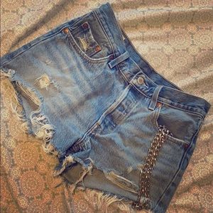 Size 25 Levi Shorts